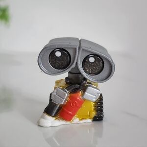 ✨️🤖 Disney Doorables WALL·E Mini Figure – 1" Pixar Collectible